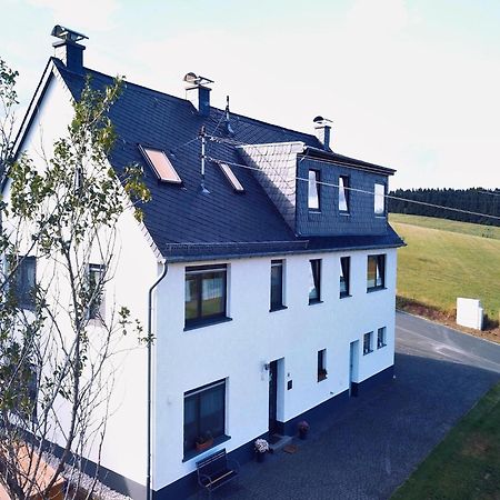 Beautiful Holiday Home Ideal For Hikers Kleinlangenfeld Bagian luar foto